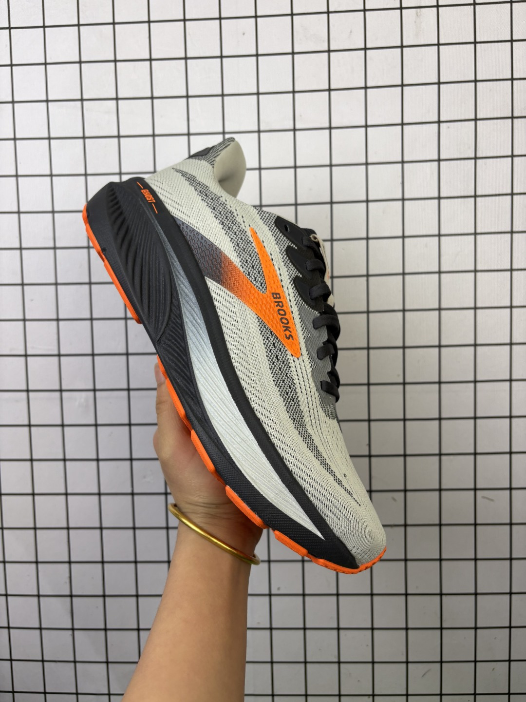 💰120 #新品上市实拍 
BROOKS布鲁克斯Adrenaline GTS追岚23男减震支撑女专业跑鞋跑步鞋
编码770
39-46