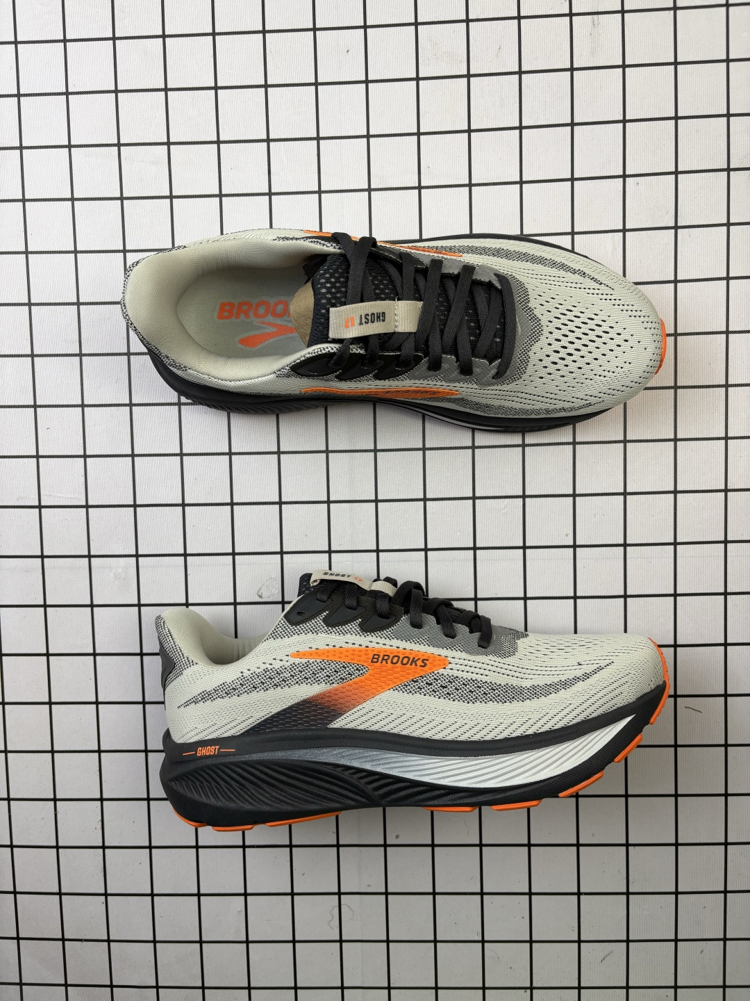 💰120 #新品上市实拍 
BROOKS布鲁克斯Adrenaline GTS追岚23男减震支撑女专业跑鞋跑步鞋
编码770
39-46