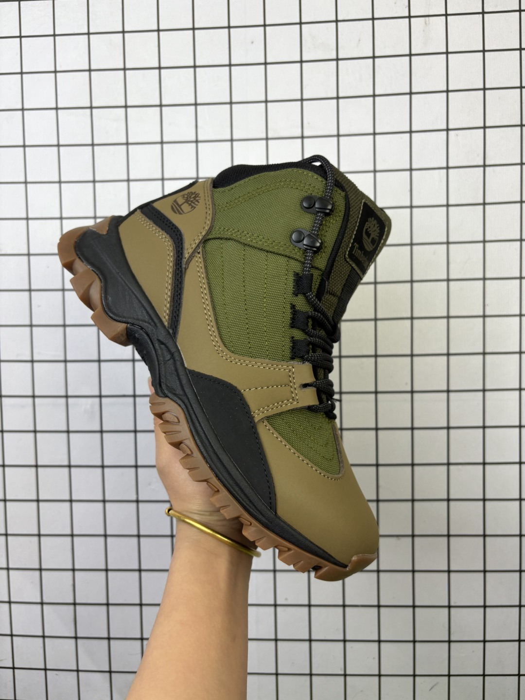 💰210 Timberland添柏岚/天伯伦 中高帮户外休闲鞋 历年超级热销款 英伦复古工装低帮男鞋 原盒原包装 搭配防臭防腐高弹力鞋垫，给您完美的穿着体验，质量考究耐穿，型男必备，专治不帅，高品质脚感一流！ 尺码：39-46 编码57