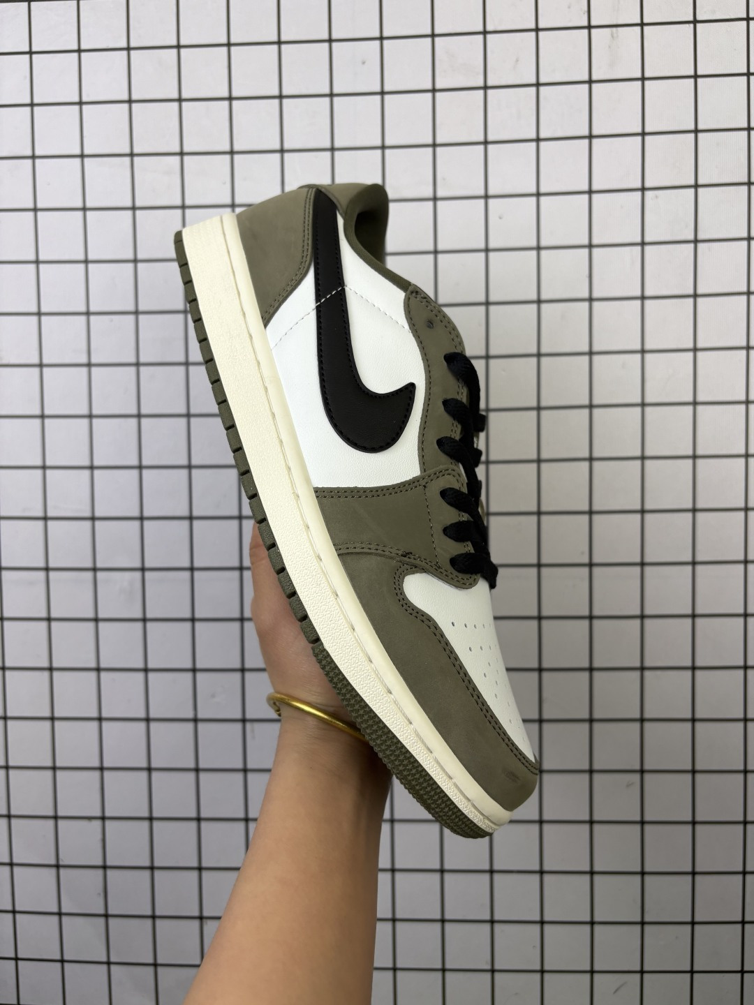 Jordan Air Jordan 1 Retro Low OG 时尚舒适 防滑耐磨 低帮 复古篮球鞋 男款 绿色 主货号HQ6998-200 编码757