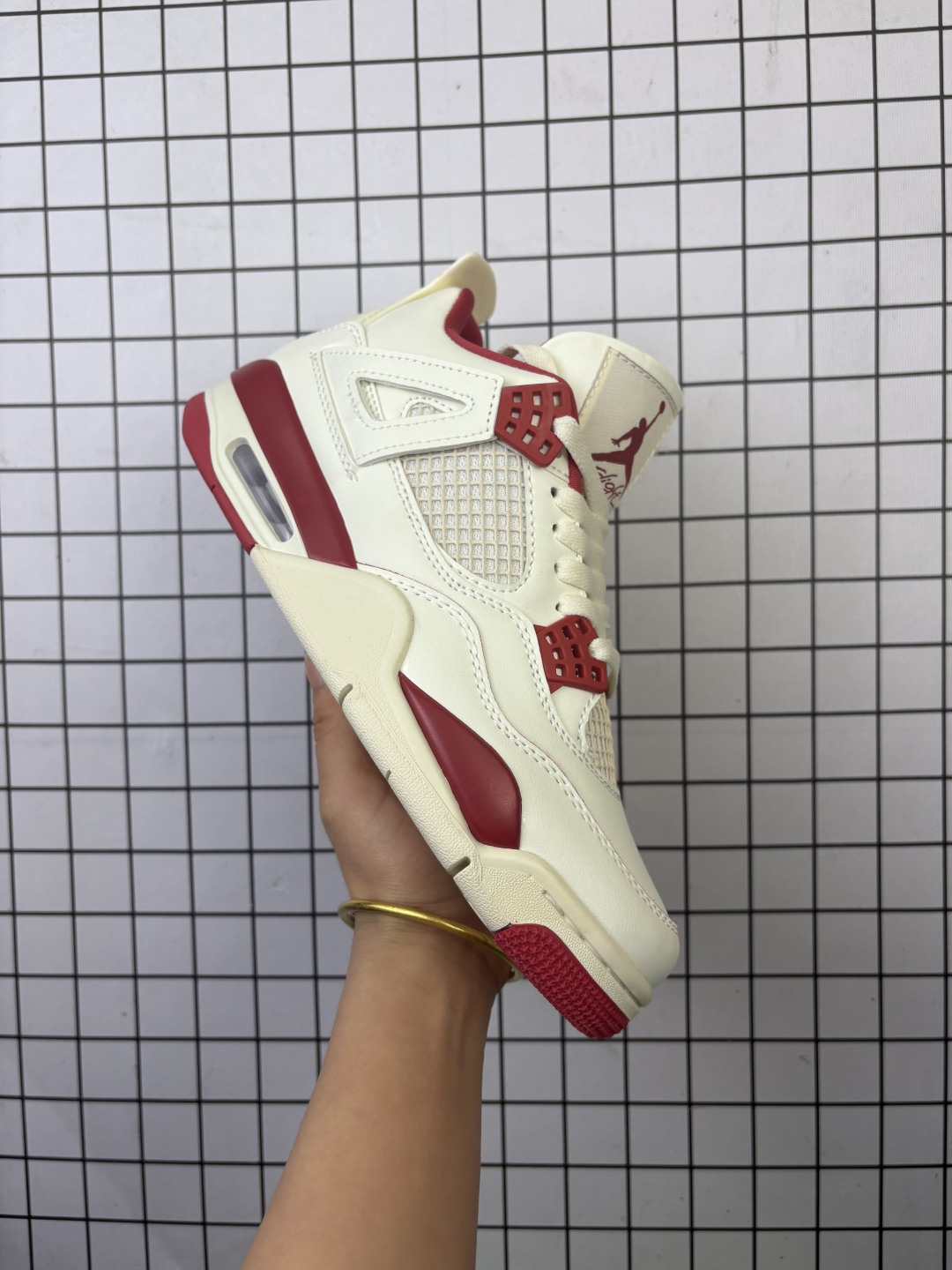 Jordan/乔丹 男女鞋真标半码制,原楦原纸版数据开发版型,采用磨砂革组合牛巴革鞋面材质,原厂材料TPU超Q弹网格材质,缜密定位拉帮及注胶效果,中底PU内嵌开窗式Air缓震气垫❗耐克Nike Air Jordan 4 Retro"Cave Stone"迈克尔·乔丹AJ4代中帮复古休闲运动文化篮球鞋“ IB4171 类型:男女鞋 编码元