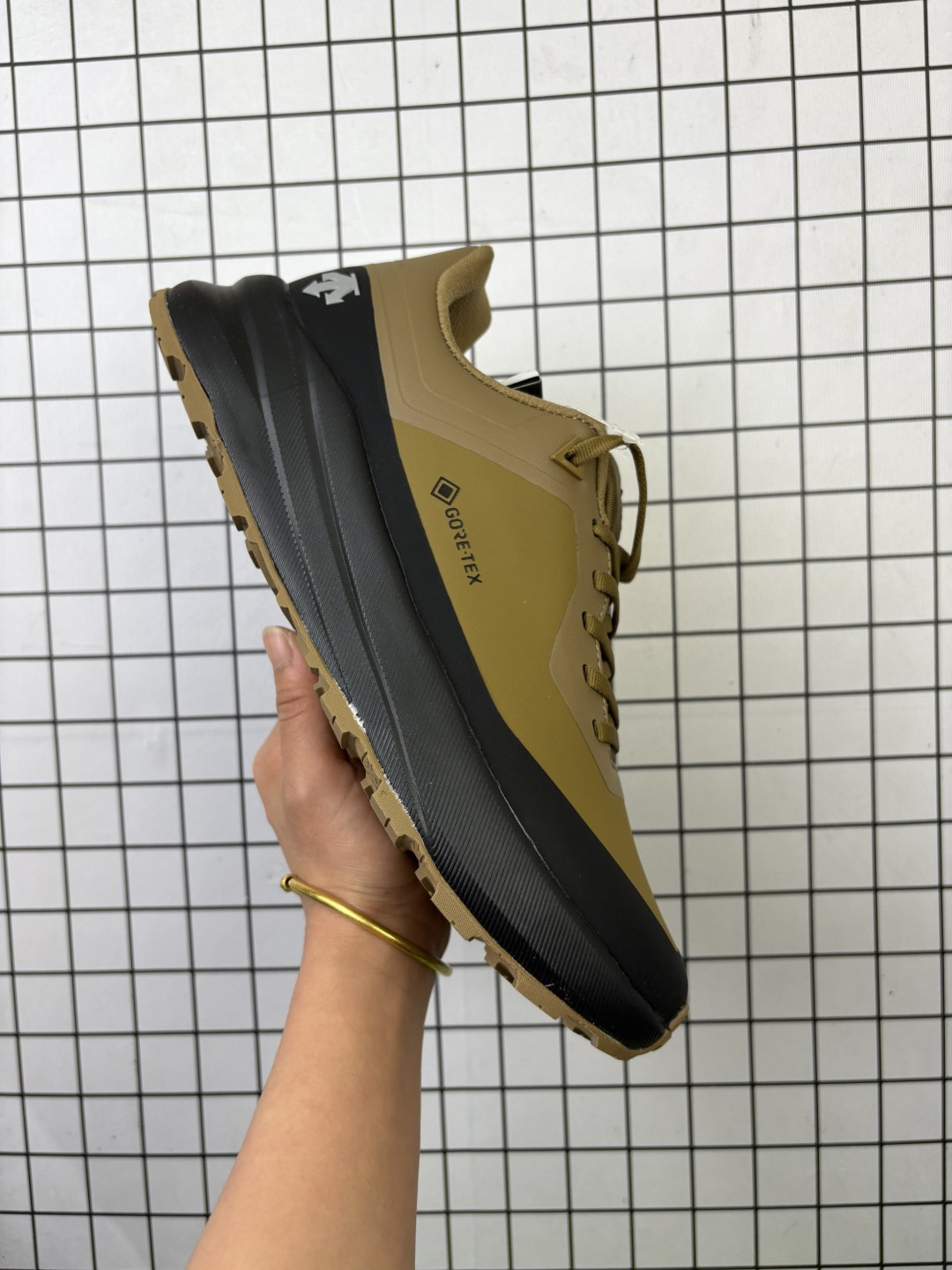 💰150
公司级✅迪桑特DESCENTE DUALIS WIRE WP SHIELD 都市通勤 GORE-TEX 时尚舒适 防滑耐磨 时尚休闲运动覆盖防水男子越野跑鞋
官方同步上架 适合技术路线单日徒步穿着受到长途野外跑步鞋的启发 适合在变化的地形上进行快速轻快的徒步旅行
穿着舒适而有支撑性 使您充满信心 该设计与脚部融为一体 可最大限度地减少摩擦
编码757
36-45