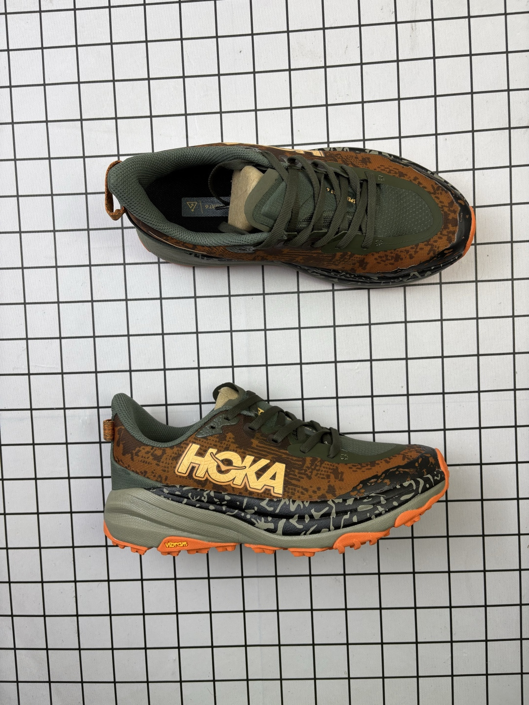 💰140
HOKA ONE ONE Stinson Atr 7
低帮专业越野跑步鞋 实拍首发
作为 HOKA 传统鞋履的第六版 Stinson ATR 6继续在道路和非电网中提供多功能舒适性
Stinson ATR 6在整个HOKA产品系列中以最高的体积堆叠高度提供相同的舒适脚下体验
是名副其实的“气垫船” 与前代产品相比
这款多功能全地形鞋重量更轻 稳定性更高
采用从消费后废塑料中提取的回收Unif REPREVE®纱线 鞋带内新集成的孔眼提供独立支撑 而精致的鞋跟领提供舒适的贴合感
紧密间隔的凸耳确保稳定性
Stinson ATR 6将激进的美学与性能相结合
继续将全地形置于 ATR中
官方货号: 1110506ZR
尺码:36-46
编码103