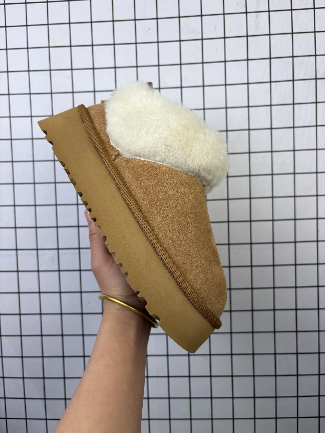 UGG雪地靴❄大毛领!秋冬必备款|独家实拍💓官方经典款秋冬羊皮毛一体加绒加厚雪地靴 皮革 舒适柔软时尚 耐磨增高保暖 低帮 运动休闲鞋 女款栗色 -41 货号:SDMT112 编码688