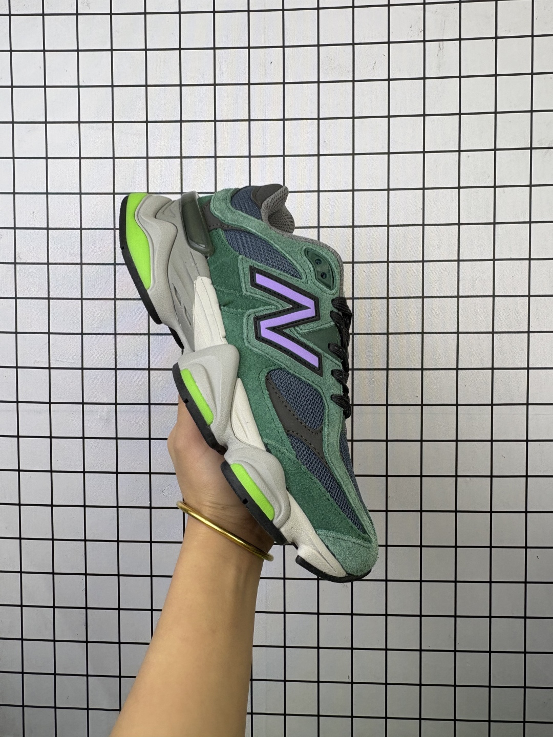 真标✅Joe Freshgoods x New Balance NB9060 联名款 复古休闲运动慢跑鞋 鞋款灵感源自设计师本人对夏日的怀日回忆. 官方货号:U9060BRN 编码758
