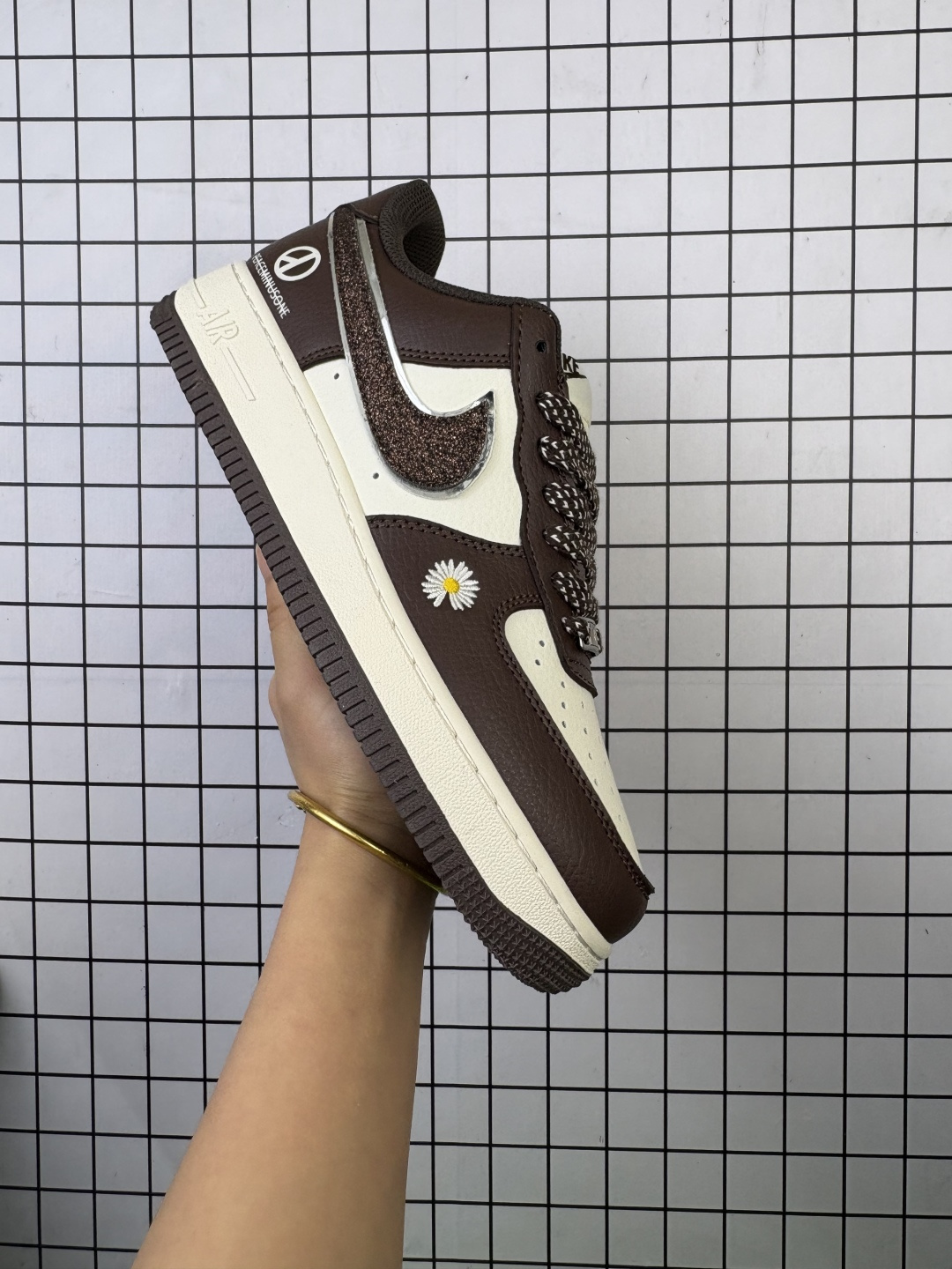 💰150
Nike Air Force1 07 low 古驰联名
定制空军
#原楦头原纸板  打造纯正空军版型
#专注外贸渠道  全掌内置蜂窝气垫 
#原盒配件 原厂中底钢印、拉帮完美  
货号：QY6818 612
尺码：36 36.5 37.5 38 38.5 39 40 40.5 41 42 42.5 43 44 45
编码577