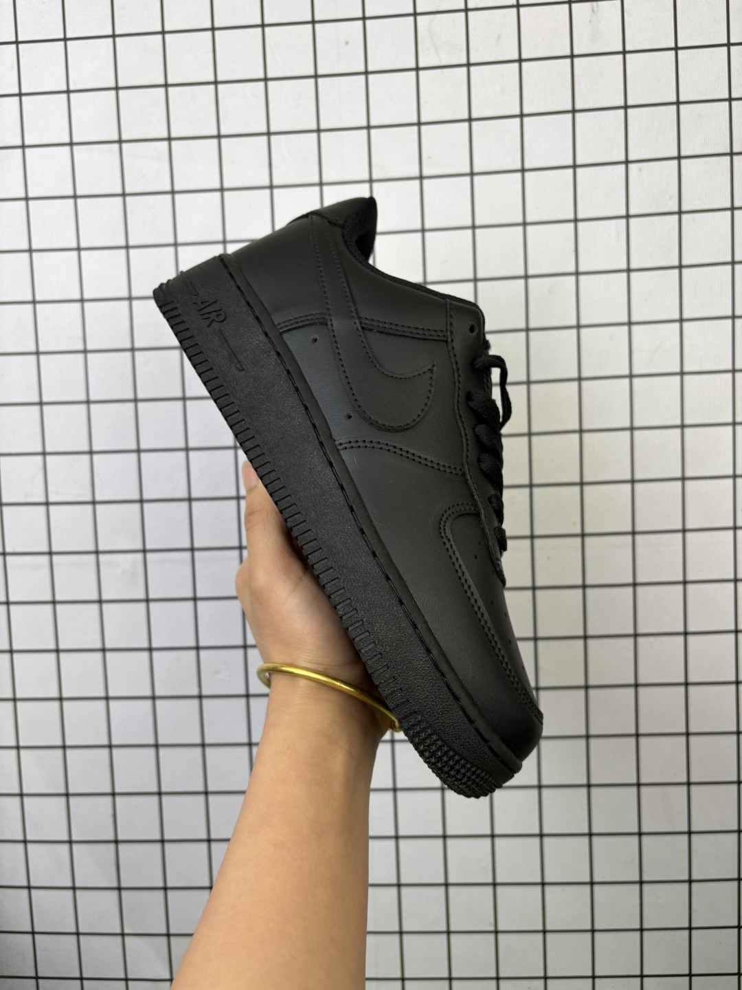 元年复刻 奶白红 空军一号百搭运动板鞋 原楦原纸板 独家私模 全掌气垫缓震加持 打造最完美空军鞋型 区分市面低价公底版本 同步原鞋选材 工艺、细节均顶级水准 实拍所见即所得 主推的老铁抓紧! 货号:315122-111 编码老男H