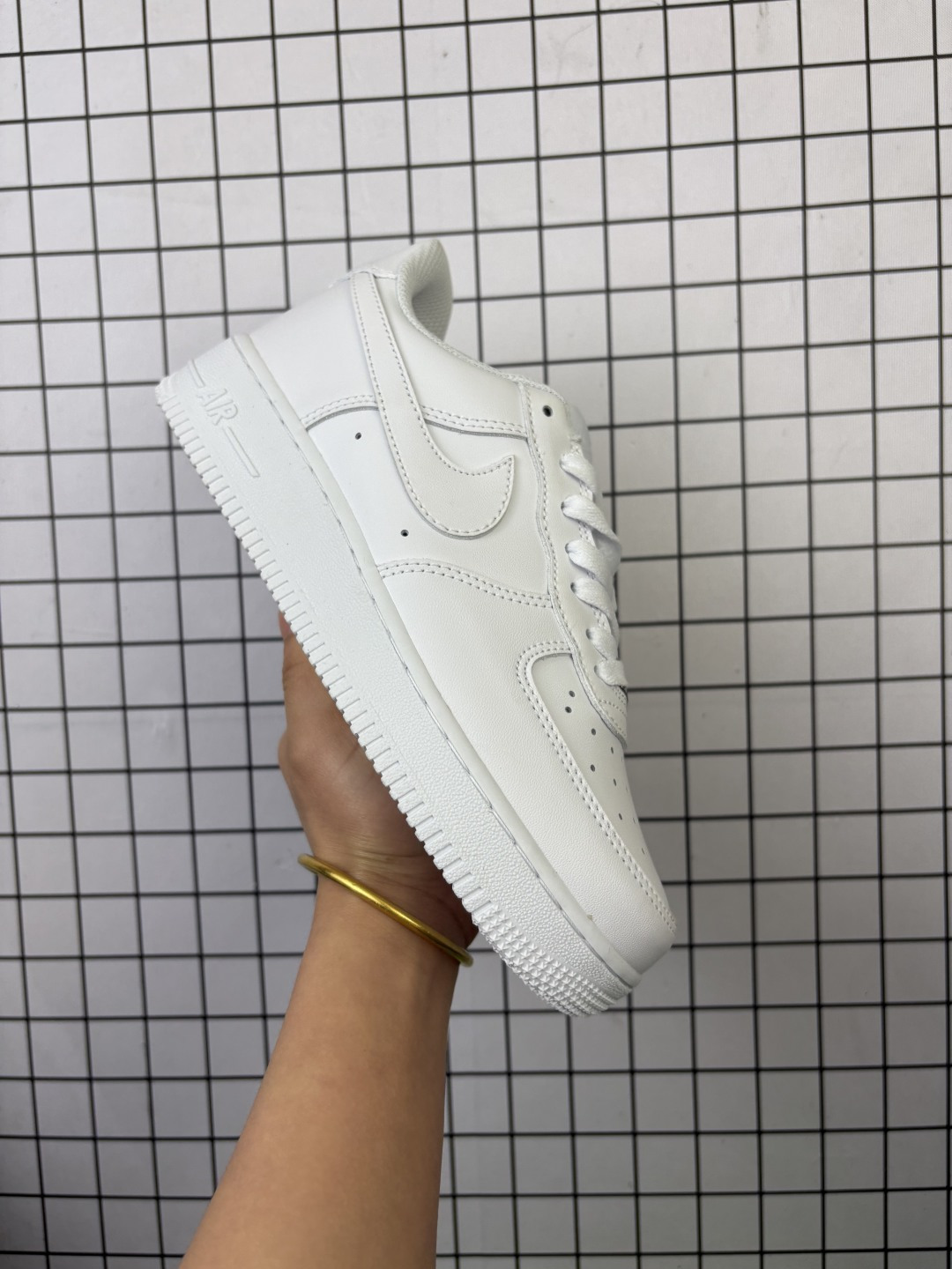 元年复刻 奶白红 空军一号百搭运动板鞋 原楦原纸板 独家私模 全掌气垫缓震加持 打造最完美空军鞋型 区分市面低价公底版本 同步原鞋选材 工艺、细节均顶级水准 实拍所见即所得 主推的老铁抓紧! 货号:315122-111 编码老男H