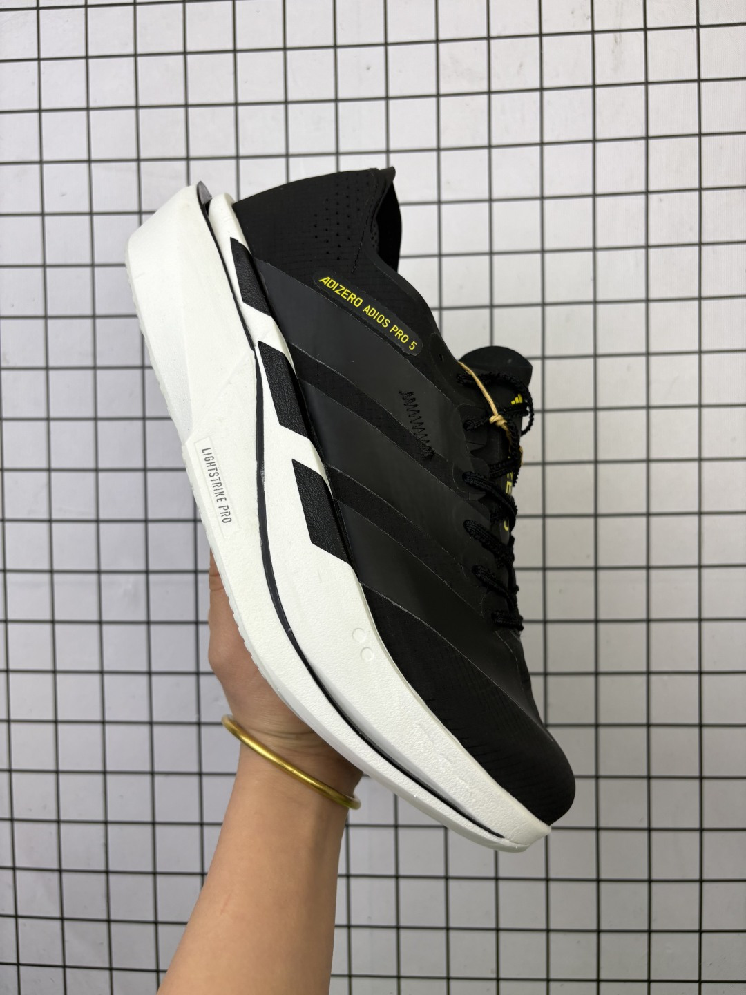 💰160 公司级✅Adidas Adizero Adios 5 M 阿迪达斯 马拉松飞线贾卡轻质透气休闲运动跑步鞋 采用双层透气网纱 Flywire动态飞线绑缚鞋面材质 内置Zoom小气垫装置 货号:K18288 尺码:36 36.5 37 38 38.5 39 40 40.5 41 42 42.5 43 44 45 编码757