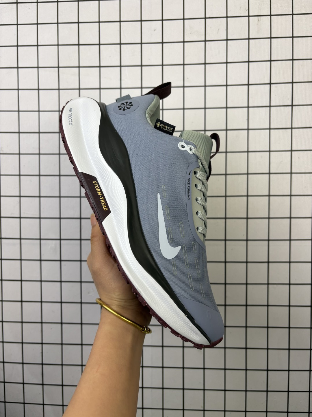 💰120
公司级✅Nike Zoom React Infinity Rn 4 Gtx耐克 马拉松机能风格运动鞋 
实拍首发#鞋款搭载柔软泡绵 在运动中为你塑就缓震脚感 设计灵感源自日常跑步者 提供稳固支撑力和非凡抓地力 缔造舒适非凡的迈步体验
官方货号:HQ0265-100
尺码:36 36.5 37.5 38 38.5 39 40 40.5 41 42 42.5 43 44 45 46
编码103