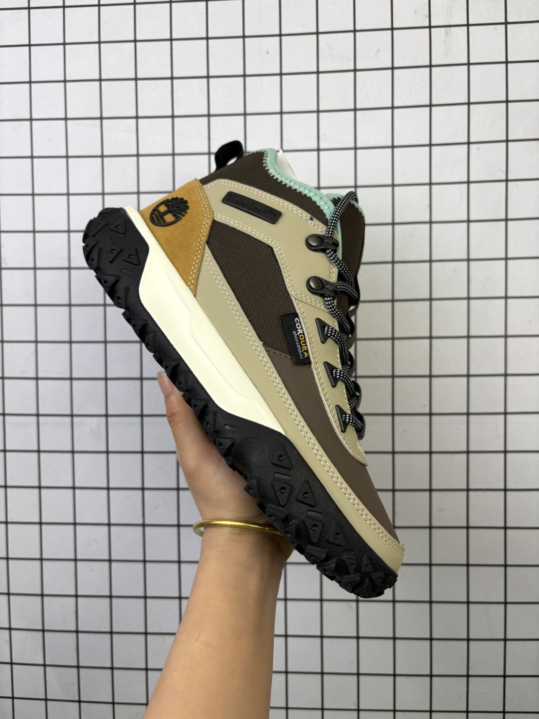 💰160
Timberland添柏岚/天伯伦 经典款
25ss新款中帮 经典再造 广东大厂出品 
全新工艺升级 秋冬新款 原盒原包装 
面料采用意大利🇮🇹进口手抓牛皮
搭配防臭防腐真皮乳胶鞋垫
给您完美的穿着体验 质量考究耐穿 
型男必备 专治不帅 高品质脚感一流
全套官网统一包装 
今年冬季防寒户外专用 日常随意搭配
编码头H
Size:36～45