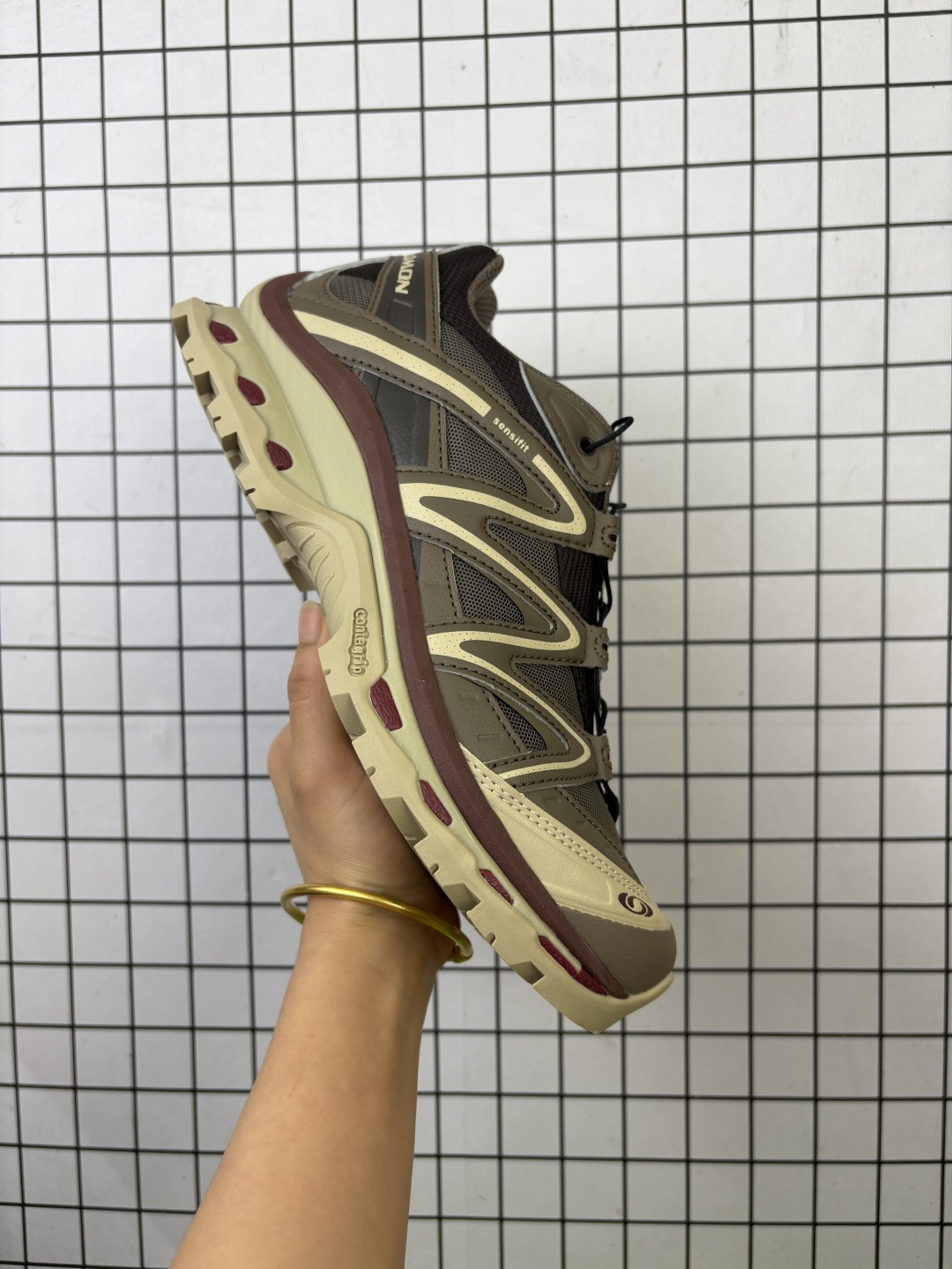 💰240
公司级带半码！
Salomon XT-6 Expanse 萨洛蒙户外运动跑鞋 鞋面覆盖TPU支撑 轻量透气欧索莱环保去臭环型组合鞋垫 三层双层组合橡胶ACS科技全地形锯齿防滑大底 UP团队监工打造 原鞋原数据纸板打造 细节提升！
编码699
36-45