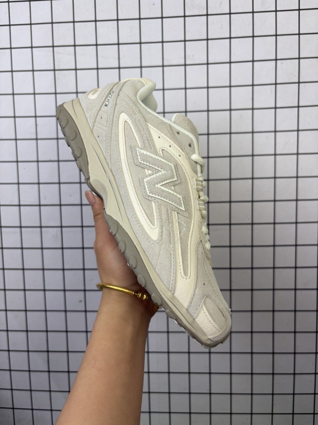 🈴💰130
New Balance 204L系列 新百伦 薄底鞋 薄底皮质鞋带德训系 减震耐磨包裹性支撑轻便 低帮 生活休闲鞋
货号:U204LSWB
尺码:36 37 37.5 38 38.5 39.5 40 40.5 41.5 42 42.5 43 44 45
编码688