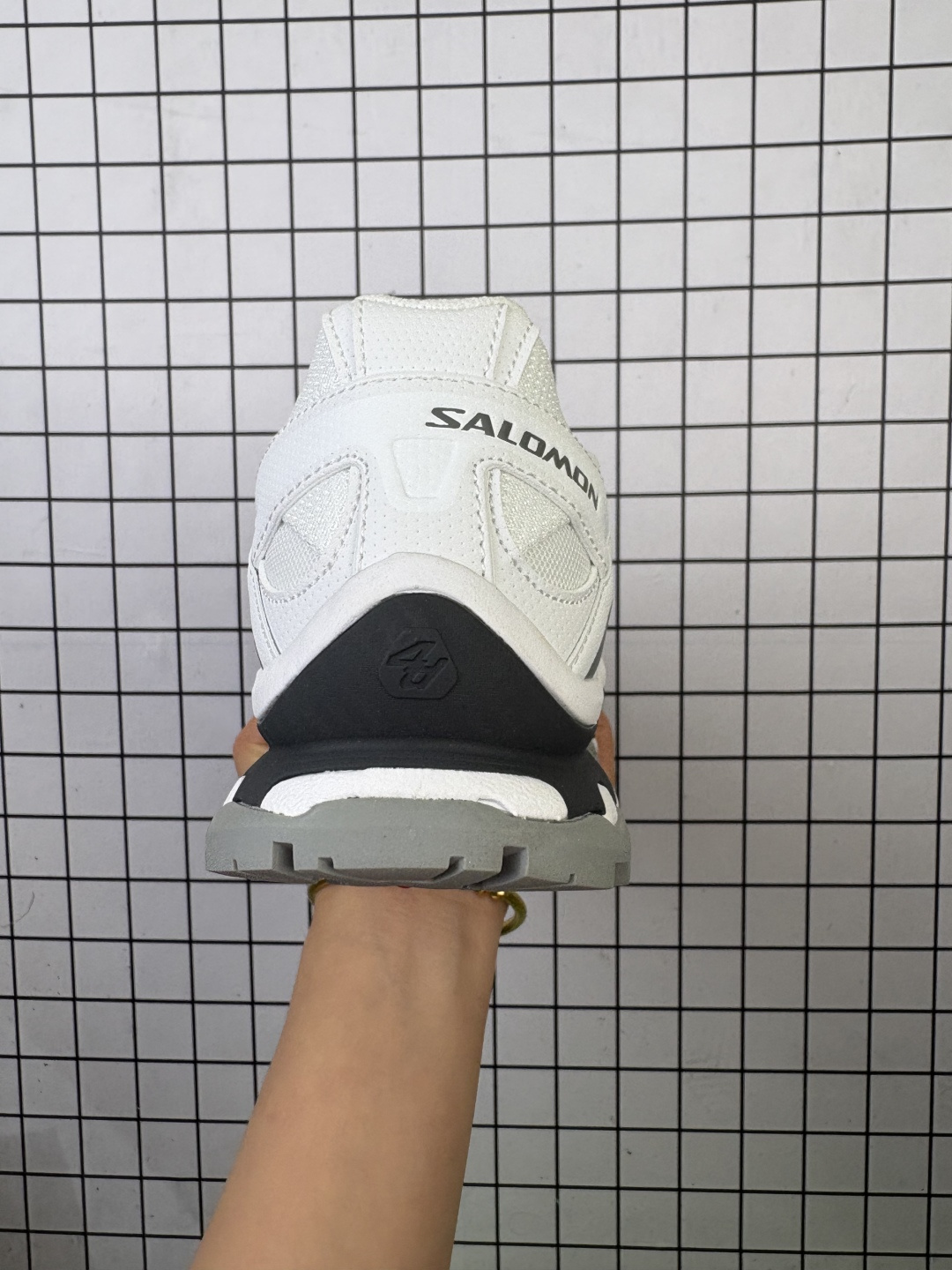 💰200
公司级✅Salomon XA PRO XT-6 GTX萨洛蒙户外越野跑鞋 鞋面采用SENSIFIT贴合技术 全方位贴合包裹脚型 鞋跟部鞋底牵引设计 提供强大的抓地性能 更适应野外崎岖不平的道路 其3D ADVANCED CHASSIS底盘 材料轻量大化 钉齿设计更具稳定性、防护性 鞋底易磨损区运用CONTAGRIP高耐磨材料 应对城市硬质路面长距离跑考验
货号:474506-21
尺码:36 37.5 38 38.5 39 40 40.5 41 42 42.5 43 44 45
编码699