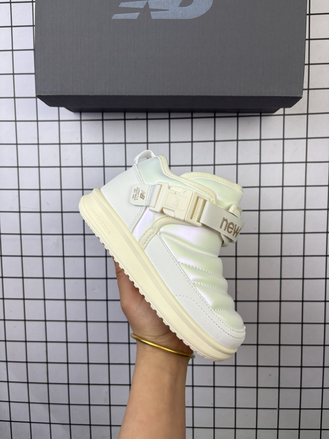 🈴💰110
新百伦New Balance 时尚百搭舒适 防滑防踢耐磨轻便减震 中帮 儿童雪地靴 IHMMOCPG
码数:24 25 26 27 28 29 30 31 32 33 34 35 36 37 38 39
编码新Y