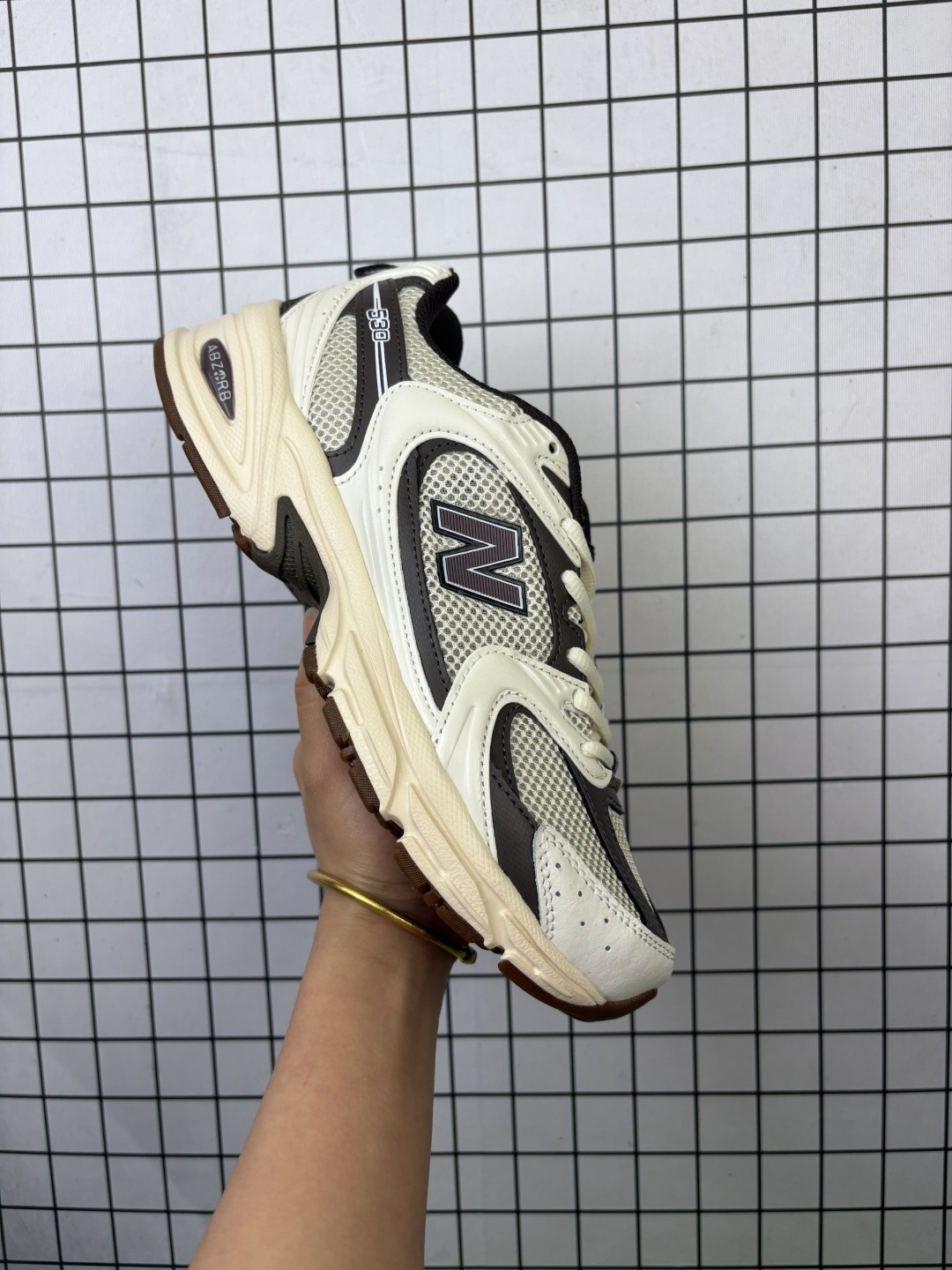 💰95
✅新百伦 NB530 New Balance 530 复跑古鞋NB530这鞋双确实是NB家经复典古款式之一,以全科新技诠释,成打功造530鞋款。鞋面保在持530基本线条和片层构结的同时,采更用
为简洁、流畅设的计语言
货号:MR530VS
Size :36 37 37.5 38 38.5 39.5 40 40.5 41.5 42 42.5 43 44 45
编码元