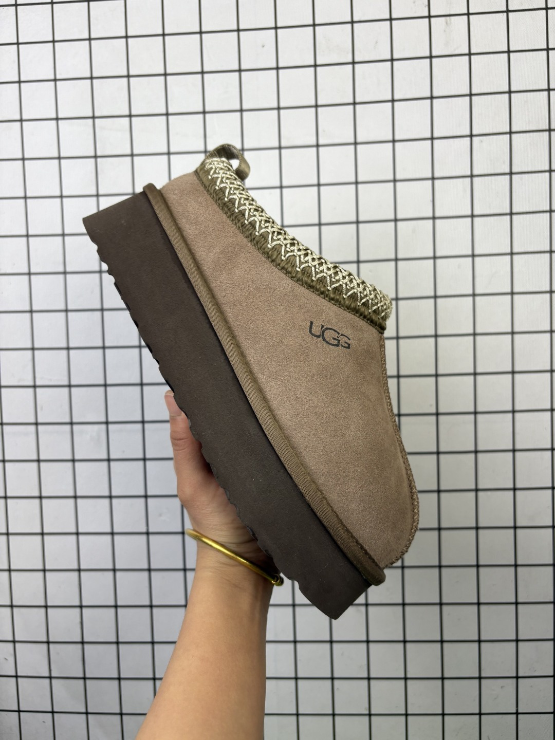 💰120
真标✅UGG TAZZ II 舒适柔软时尚 耐磨增高保暖 民族风一脚蹬保暖雪地靴
货号:1174471
尺码:35-41
编码688