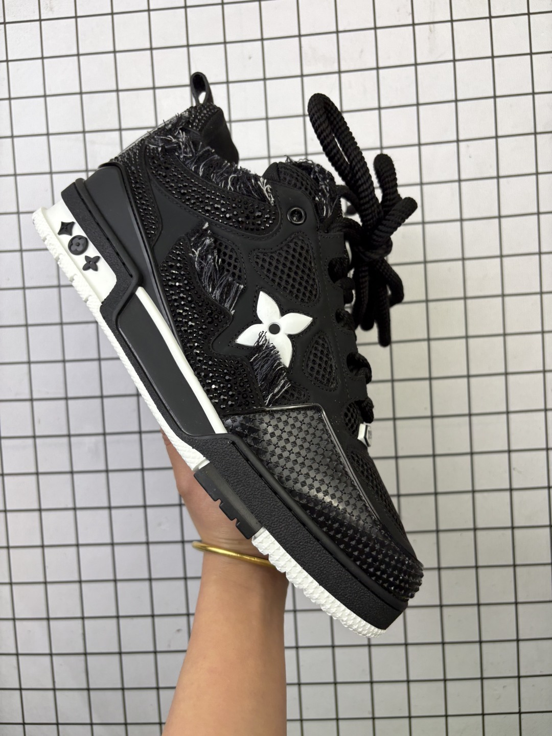 🈴💰420
广东原厂Louis Vuitton Trainer Sneaker Low 全新 LV 路易威登 休闲运动文化百搭板鞋 
尺码:35-46
编码694