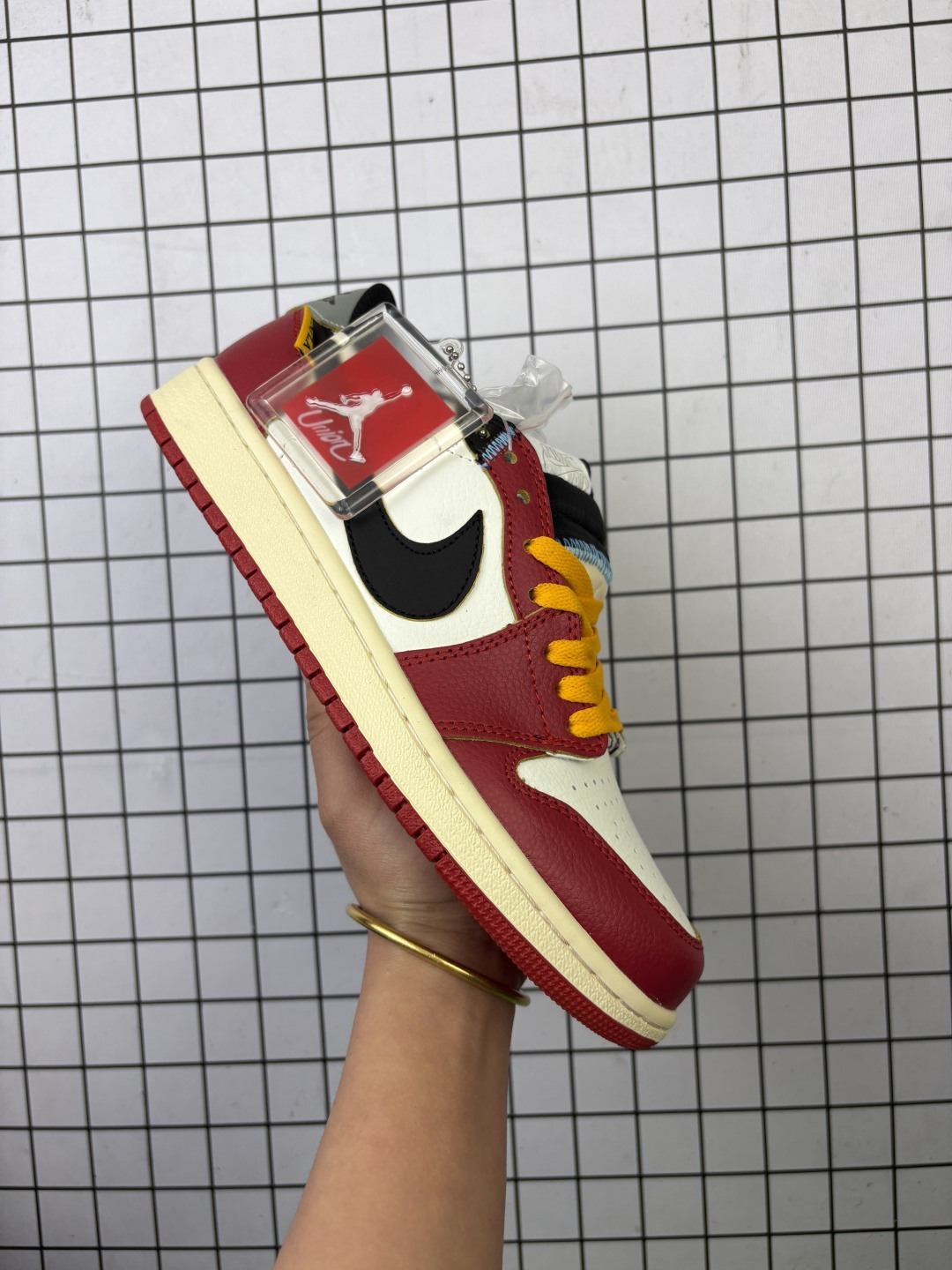 💰120
真标✅Nike Air Jordan 1 Retro Low OG 耐克 AJ1乔1低帮休闲板鞋 
官方货号:HV8666-600
尺码:36 36.5 37.5 38 38.5 39 40 40.5 41 42 42.5 43 44 45 46 47
编码705