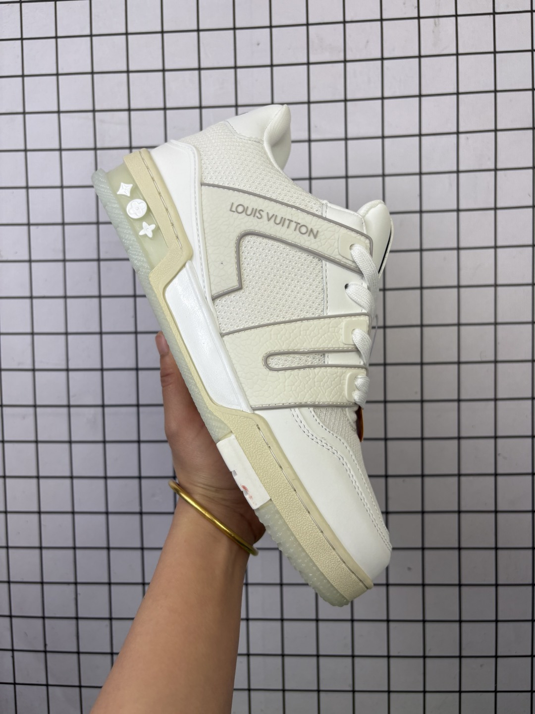 💰170
公司级 全新LV路易威登 LV ARCH LIGHT SNEAKER 休闲运动文化百搭篮球板鞋

码数：36 37 38 39 40 41 42 43 44 45 46
编码788