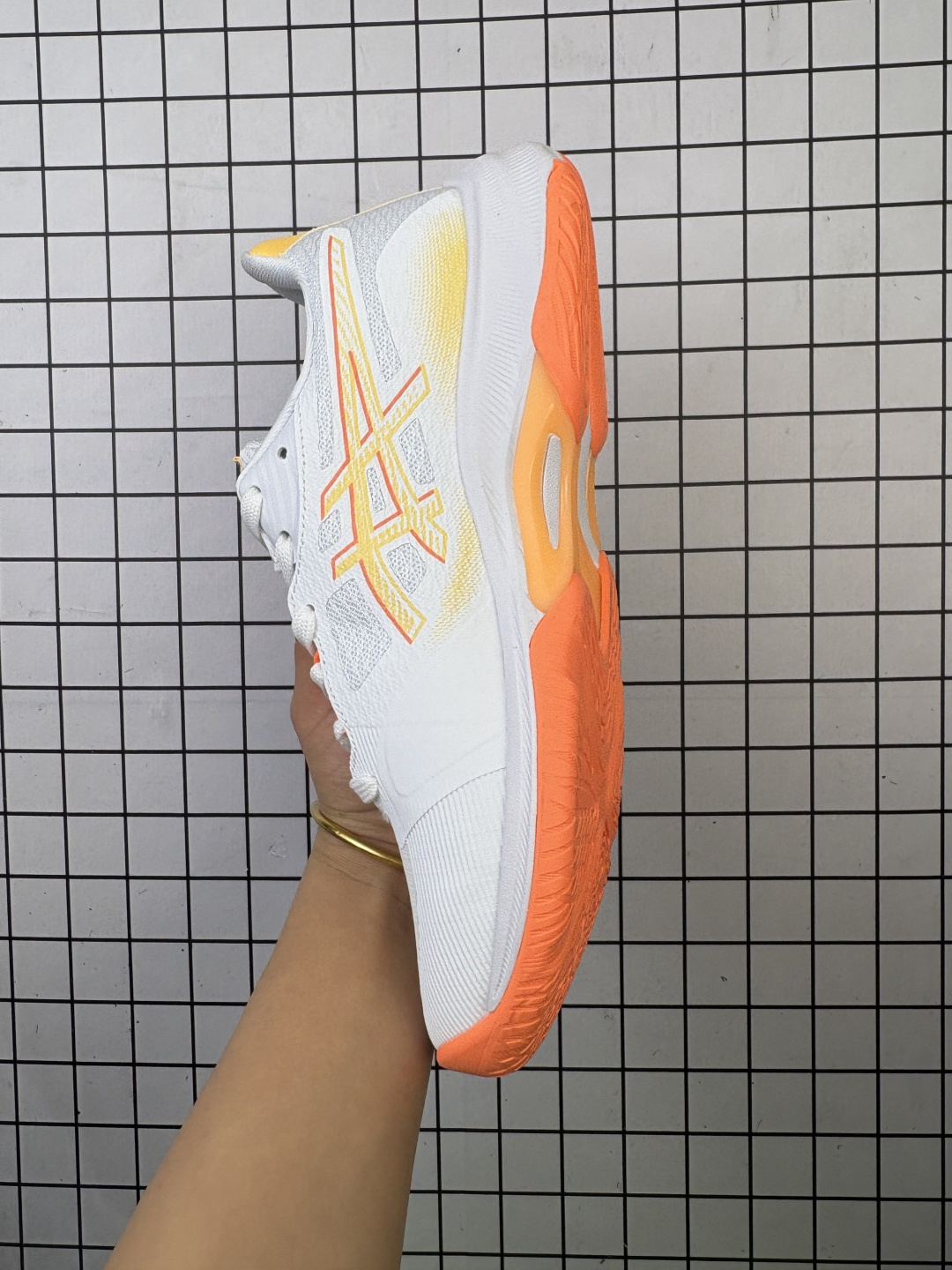 💰130
亚瑟士（asics）NETBURNER BALLISTIC FF 4 舒适百搭简约时尚 低帮 训练鞋 男女款运动跑步鞋1051A088 101

码数：37 37.5 38 39 39.5 40 40.5 41.5 42 42.5 43.5 44 44.5 45 46
编码清F