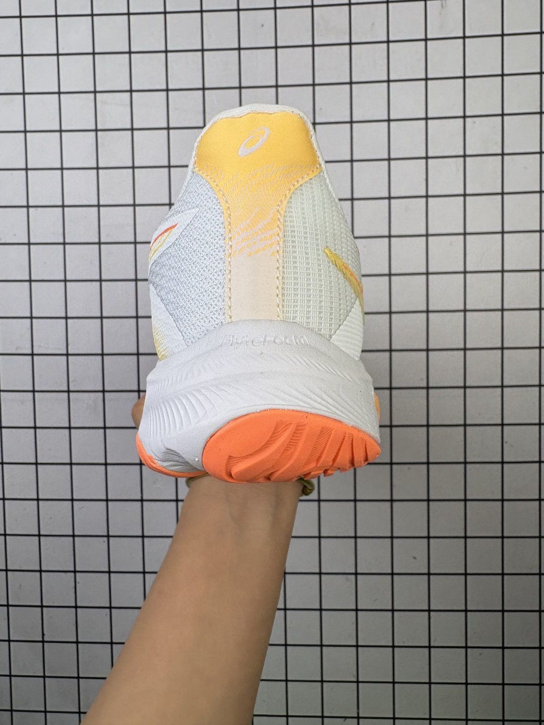 💰130
亚瑟士（asics）NETBURNER BALLISTIC FF 4 舒适百搭简约时尚 低帮 训练鞋 男女款运动跑步鞋1051A088 101

码数：37 37.5 38 39 39.5 40 40.5 41.5 42 42.5 43.5 44 44.5 45 46
编码清F