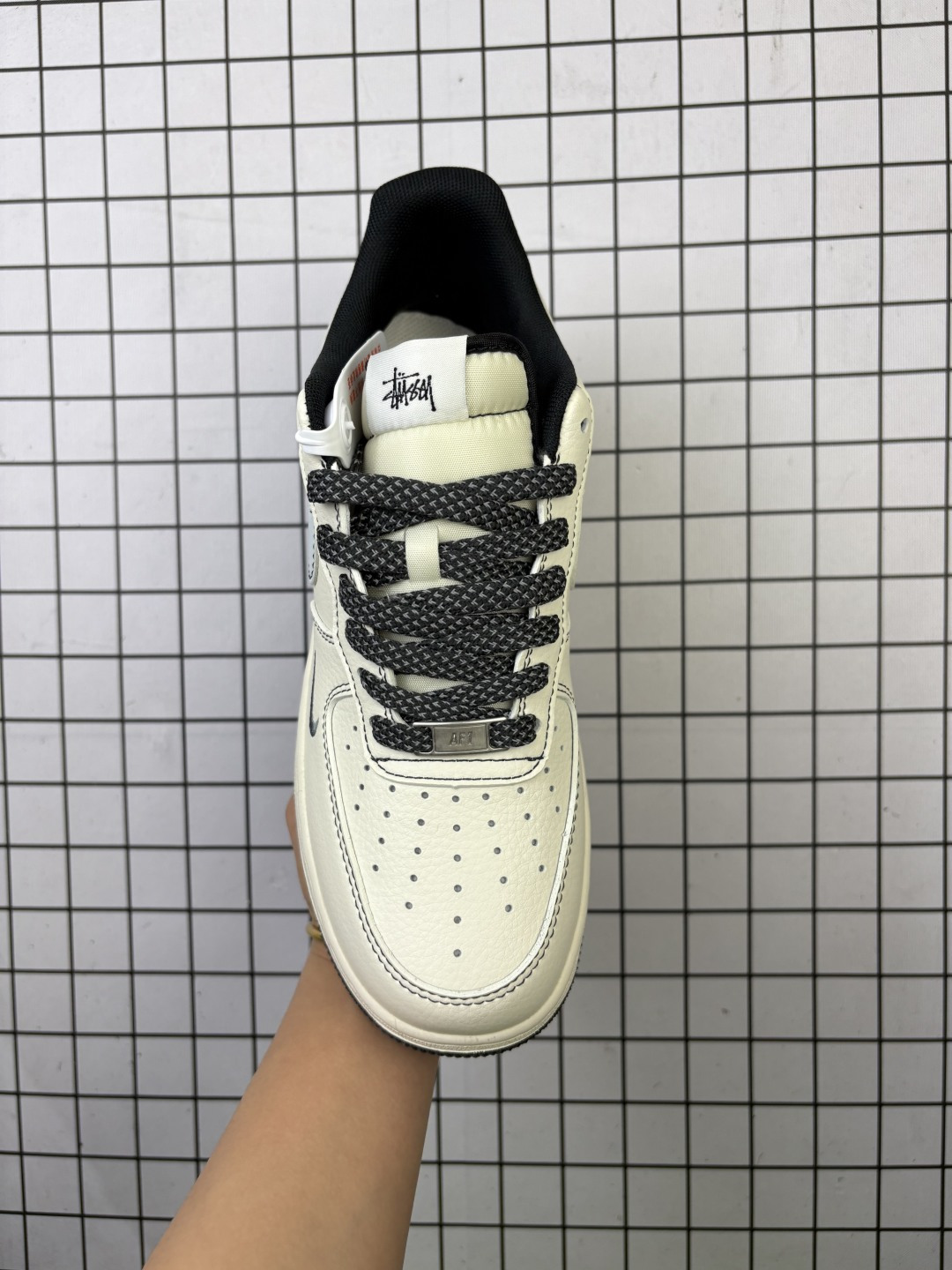 🈴💰150
海外限量发售！公司级NIke Air Force 1 ‘07 Low “Supreme联名——亮灰生胶”空军一号 低帮 运动鞋 休闲鞋 折边针车 工艺难度大 原楦头原纸板 原装鞋盒 定制五金配件 内置全掌气垫 原厂鞋底 
货号：XZ6188-672
Size：36 36.5 37.5 38 38.5 39 40 40.5 41 42 42.5 43 44 44.5 45
编码金