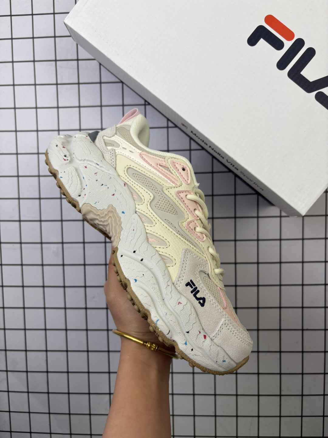 🈴💰150 公司级✅FILA 斐乐蕨草鞋FERN女鞋运动鞋 2024新款户外老爹鞋反光休闲鞋 货号:F12W331101FCM 尺码:36-40 编码103