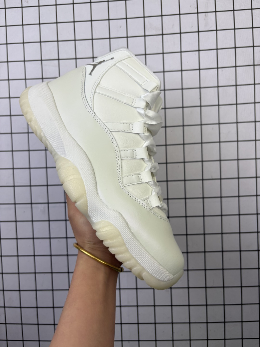 公司级✅Nike Air Jordan 11 Retro Concord AJ11代 康扣 迈克尔·乔丹高帮运动文化篮球鞋 升级原楦原纸版数据开发版型 采用漆皮镀膜牛培革组合耐磨防刮牛津布鞋面材质 搭载原厂碳纤维缓震中底 还原ZP细节 原厂流水成型工艺 厂级拉帮注胶效果 人气配色再度来袭 货号:AR0715-110 编码757