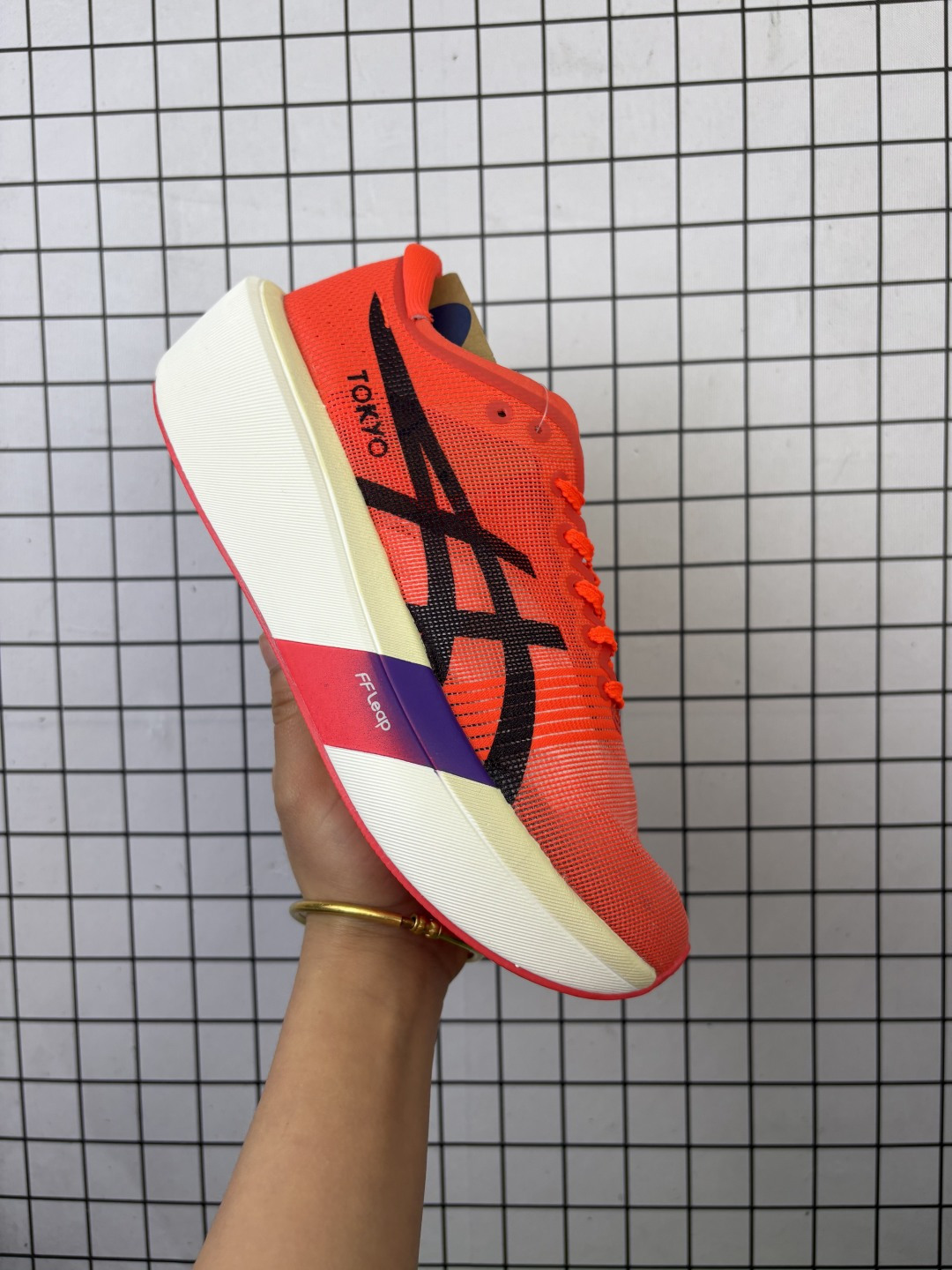 💰150
ASICS亚瑟士新款METASPEED sky tokyo碳板男马拉松跑步运动竞速跑鞋
单层工程网布鞋面材质#鞋口圈柔软反绒皮材料,鞋舌激光打孔#全新FF BLAST TURBO尼龙泡棉中底#轻质橡胶覆盖防滑耐磨大底片 日本专业跑鞋品牌-亚瑟士/ Metaspeed Sky 全面进化版竞速马拉松系列低帮轻量透气缓震休闲运动跑步鞋
货号:1013A162
尺码:36~45
编码大Y