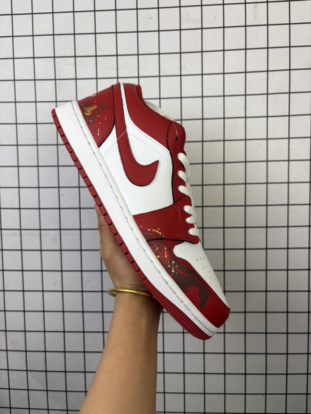 💰180
【定制球鞋】Jordan Air Jordan 1 Low 新春福马 特殊礼盒 CNY马年 新中式 国风 减震 低帮 复古篮球鞋 男女款 红色
主货号:553558-166（team509-新春福马SBOX
尺码36-46带半码
编码757