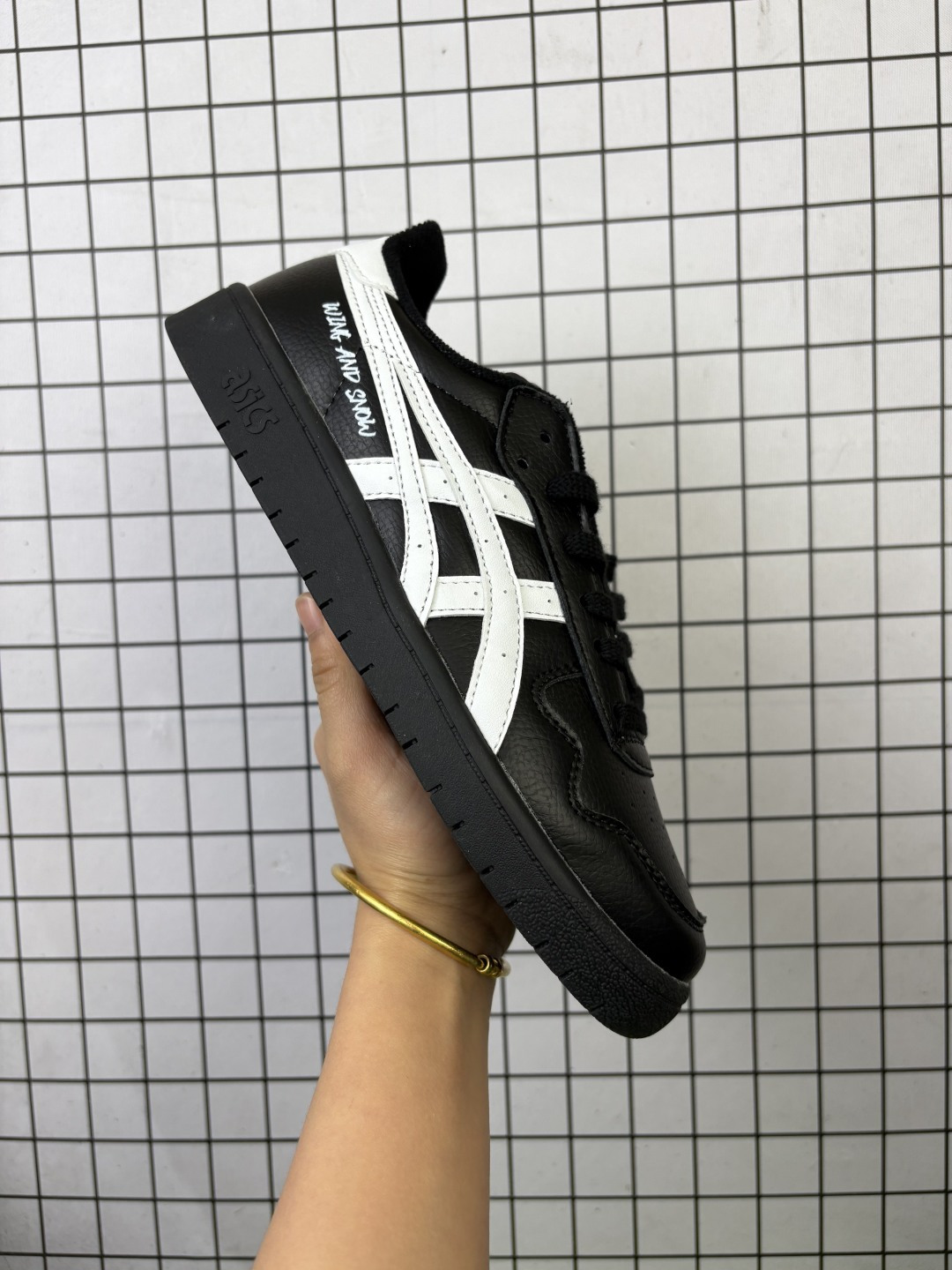 💰150
Asics/亚瑟士  ASICS JAPAN S 厚底板鞋 1203A033

类型：男女鞋
码数：36 37 38 39 39.5 40.5 41.5 42 42.5 43.5 44 45
编码306