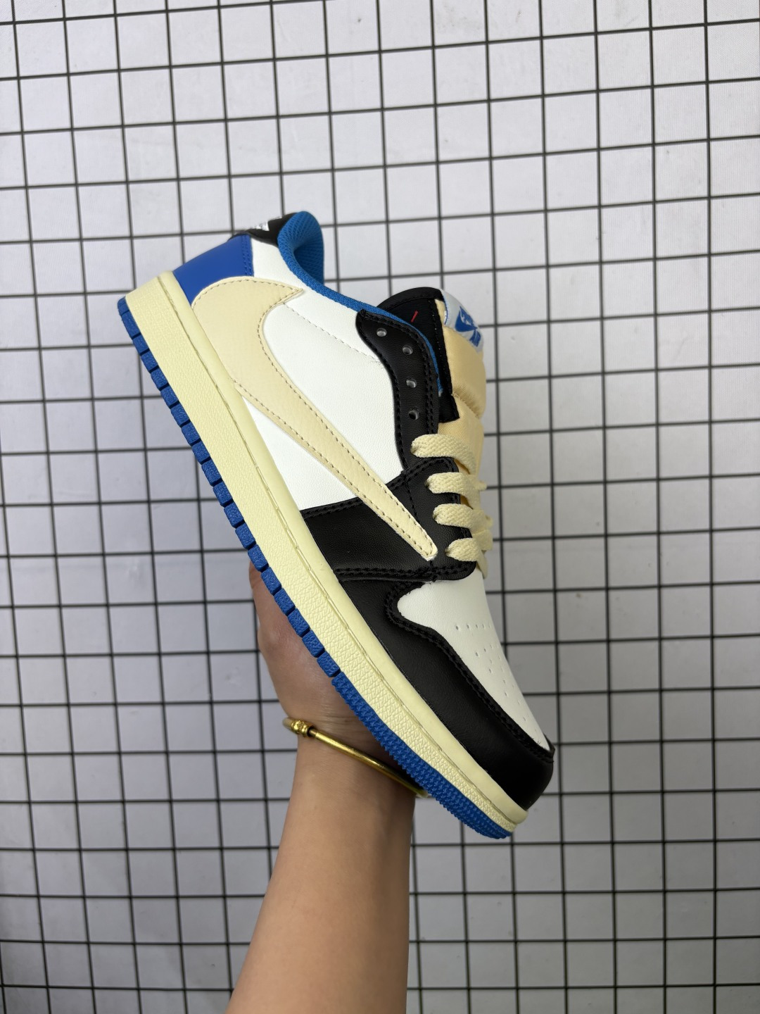 💰80
真标✅Nike Air Jordan 1 x Travis Scott AJ1倒勾 乔一倒钩 耐克 低帮文化篮球鞋
货号:DM7866-140
尺码:36 36.5 37.5 38 38.5 39 40 40.5 41 42 42.5 43 44 45 46
编码大y