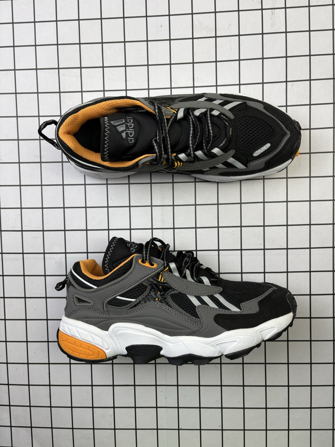 💰150
【新品🔥公司级】阿迪达斯 （adidas）CADIANT FYW GTX 低帮男女休闲鞋 黑武士新款轻便透气防水运动休闲鞋三叶草 CADIANT FYW 男女运动鞋 ID1025厚底潮流老爹鞋情侣款运动休闲鞋

货号:  IG9777
尺码: 40⅔ 41⅓ 42 42⅔ 43⅓ 44 45
编码:  699