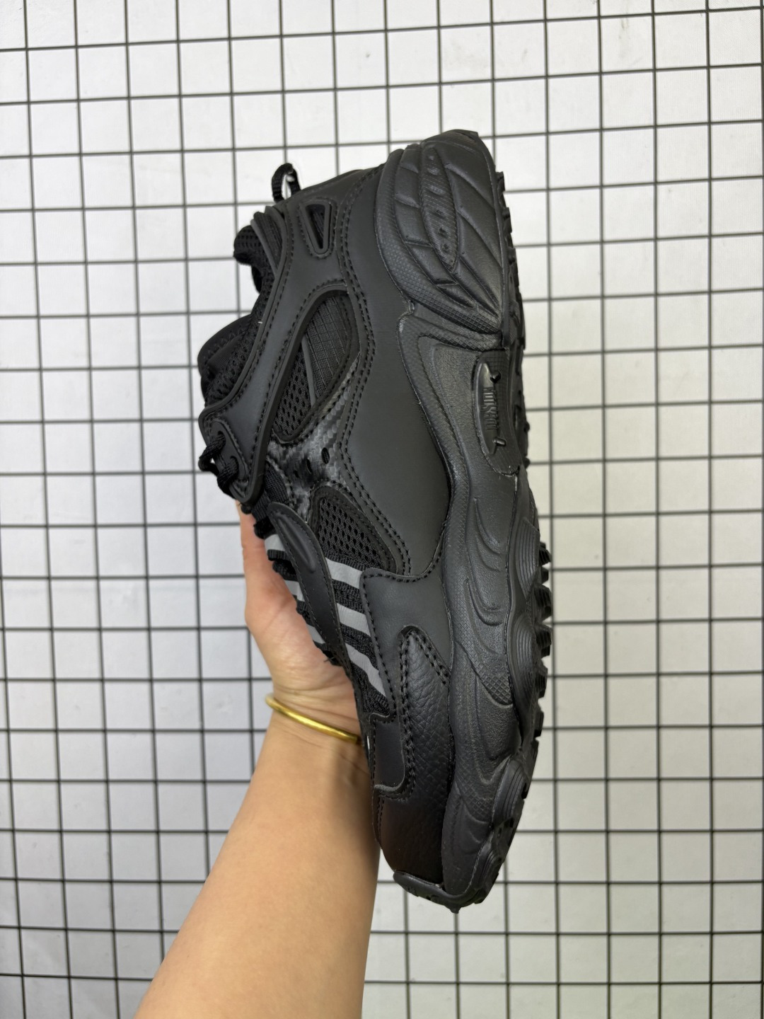💰150
【新品🔥公司级】阿迪达斯 （adidas）CADIANT FYW GTX 低帮男女休闲鞋 黑武士新款轻便透气防水运动休闲鞋三叶草 CADIANT FYW 男女运动鞋 ID1025厚底潮流老爹鞋情侣款运动休闲鞋

货号:  IG9777
36-45
编码:  699