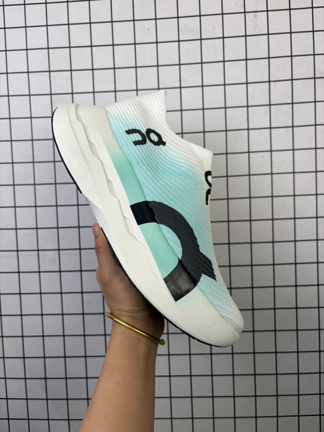 💰140 On昂跑 Cloudboom Strike LS 舒适透气支撑 长跑跑步鞋 男女同款 编码764 36-45