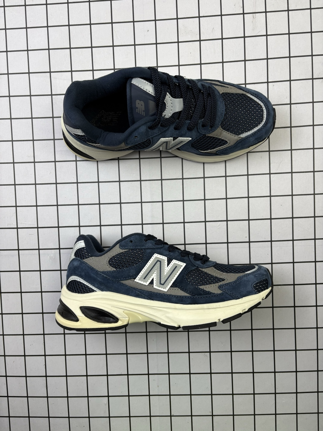 💰150
New Balance 2010系列
新百伦 复古老爹风网布跑步休闲运动鞋
新百伦经典配色 沿袭了面世之初的经典科技 以ENCAP中底配以升级版 N-ERGY缓震物料 鞋面则采用特色的柔软麂皮搭以NewBalance经典的尼龙网布 低调中还原跑鞋本真 更年轻化的设计理念与材质 让新世代青年得以用全新视角体验经典鞋款的传奇魅力
货号:U2010RCA
尺码:36 37 37.5 38 38.5 39.5 40 40.5 41.5 42 42.5 43 44 45
编码764
