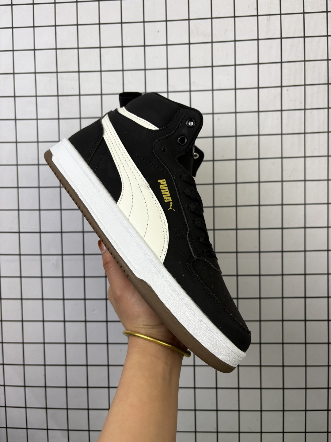 🈴💰150
PUMA/彪马  男女鞋真标半码制，原楦原纸版数据开发版型，超采用超纳帕软甩纹皮革鞋面材质，正确橡胶围条加固鞋底❗运动品牌Puma/彪马 Suede Classic经典复古明星系列休闲运动百搭板鞋 

类型：男女鞋
码数： 35.5 36 37 38 38.5 39 40 40.5 41 42 42.5 43 44 45
编码：771