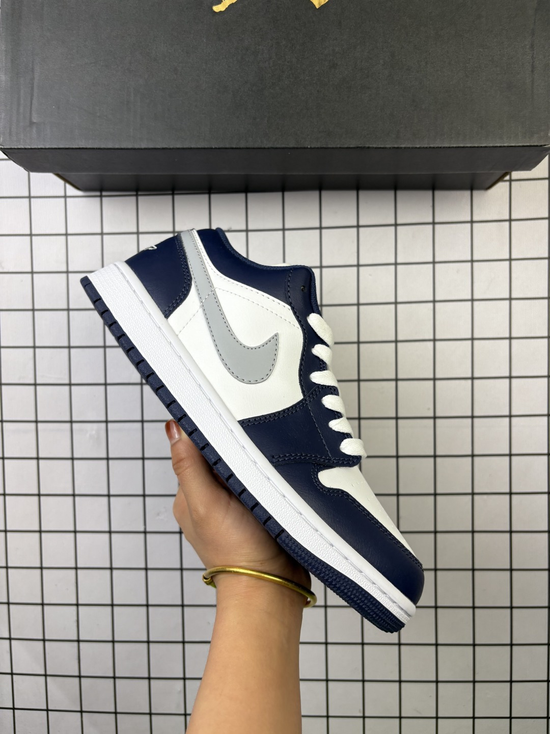 🈴💰150
特价公司级✅Nike Air Jordan 1 Low
AJ1乔1低帮休闲板鞋 同步官方配色 
头层皮打造 正确满胶鞋垫 四线拉帮 
原厂织唛标 鞋舌高弹海绵填充
官方货号:CQ9828-131
尺码:36 36.5 37.5 38 38.5 39 40 40.5 41 42 42.5 43 44 45
编码大Y