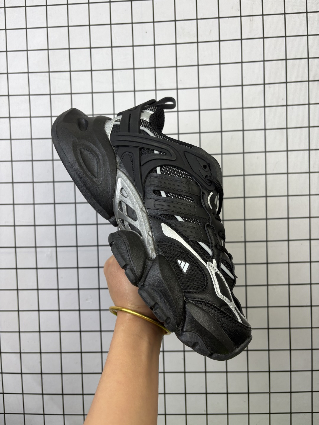 【公司级】阿迪达斯Adidas XLG Runner Deluxe 跑步者豪华版系列低帮厚底增高老爹风复古缓震休闲运动慢跑鞋.男女鞋#原楦原纸版开发版型#采用硬质牛剖革组合透气网鞋面材质#搭载减震科技恢复性高密EVA中底,防滑耐磨RB橡胶外底❗️阿迪「巴黎世家3XL」平替来了! 类型:男女鞋 货号:JR3086 含半码 编码771