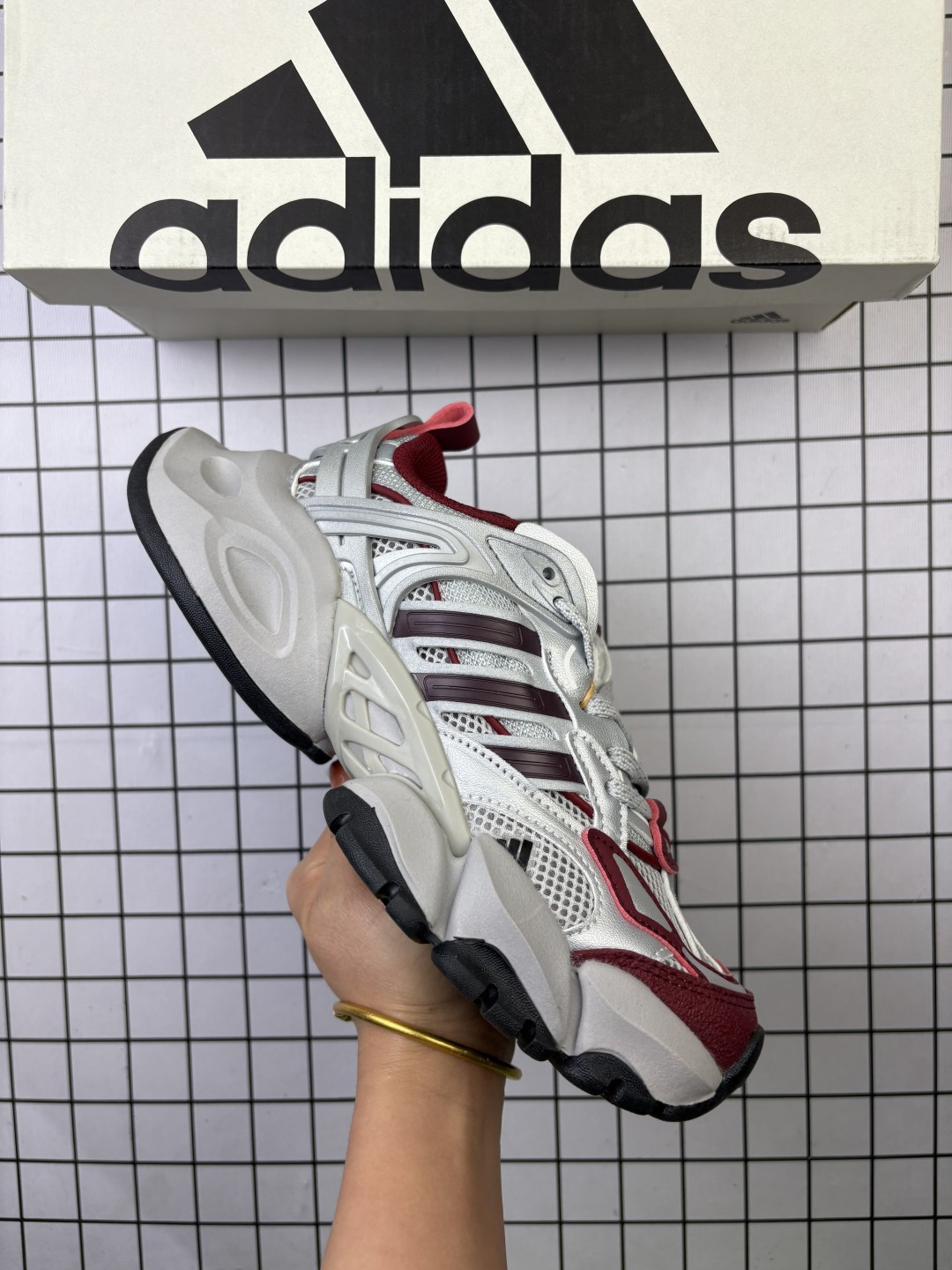 【公司级】阿迪达斯Adidas XLG Runner Deluxe 跑步者豪华版系列低帮厚底增高老爹风复古缓震休闲运动慢跑鞋.男女鞋#原楦原纸版开发版型#采用硬质牛剖革组合透气网鞋面材质#搭载减震科技恢复性高密EVA中底,防滑耐磨RB橡胶外底❗️阿迪「巴黎世家3XL」平替来了! 类型:男女鞋 货号:JR3086 含半码 编码771