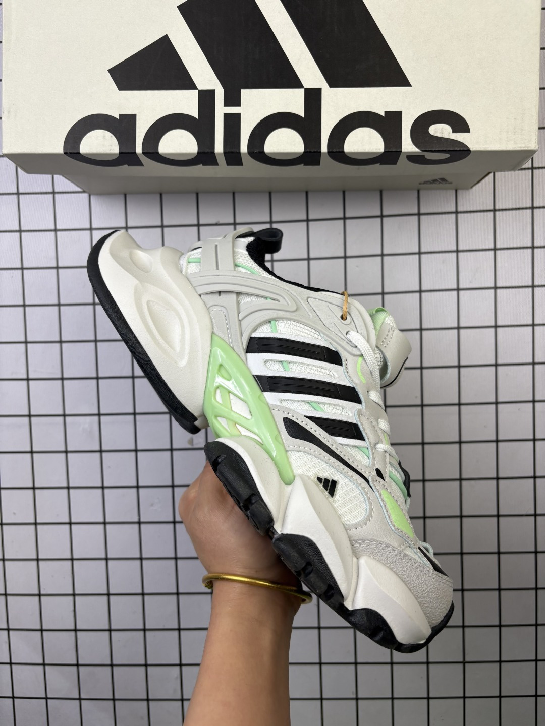 【公司级】阿迪达斯Adidas XLG Runner Deluxe 跑步者豪华版系列低帮厚底增高老爹风复古缓震休闲运动慢跑鞋.男女鞋#原楦原纸版开发版型#采用硬质牛剖革组合透气网鞋面材质#搭载减震科技恢复性高密EVA中底,防滑耐磨RB橡胶外底❗️阿迪「巴黎世家3XL」平替来了! 类型:男女鞋 货号:JR3086 含半码 编码771
