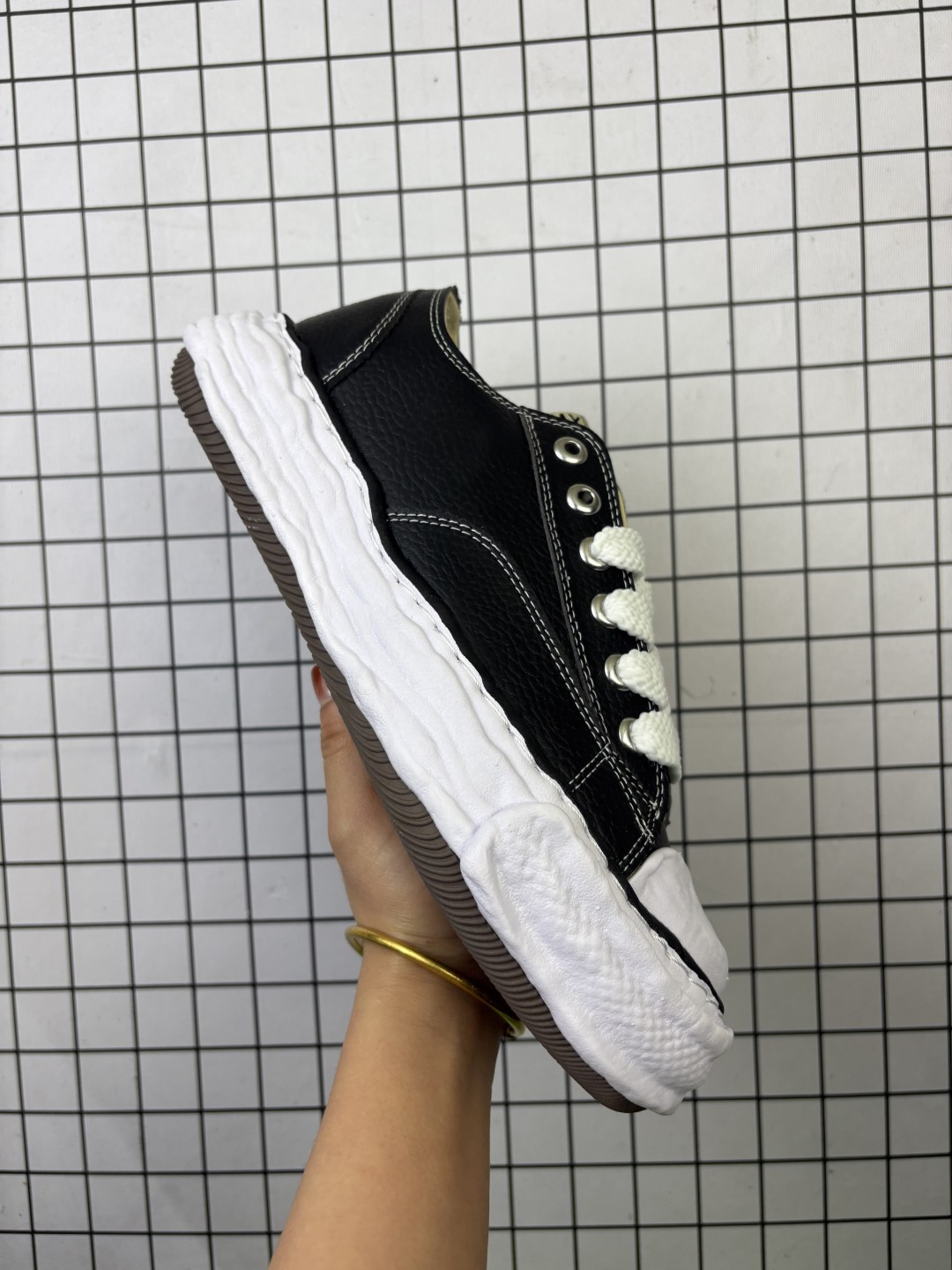 💰140
三原康裕品牌MMY/Maison MIHARA YASUHIRO Original Sole Canvas Low 变形溶解雪糕底高帮休闲百搭帆布鞋 
编码大Y
36-45