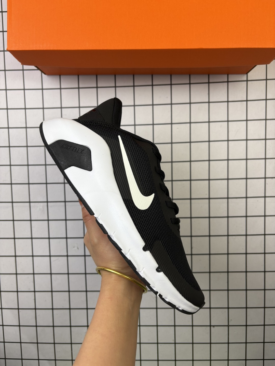 耐克 NIKE FLEX TRAINER 针织透气网面超轻运动慢跑鞋 货号:HV9972 109 编码小X
