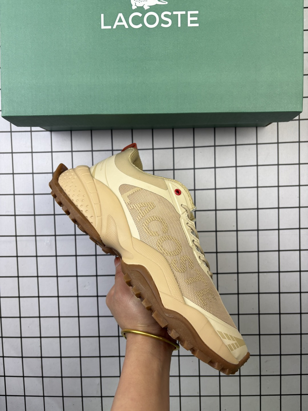 🈴💰130
法国鳄鱼 LACOSTE 男鞋新款男士低帮休闲鞋织物帆布拼接舒适轻便透气运动鞋 

码数：39 40 41 42 43 44 45
编码553