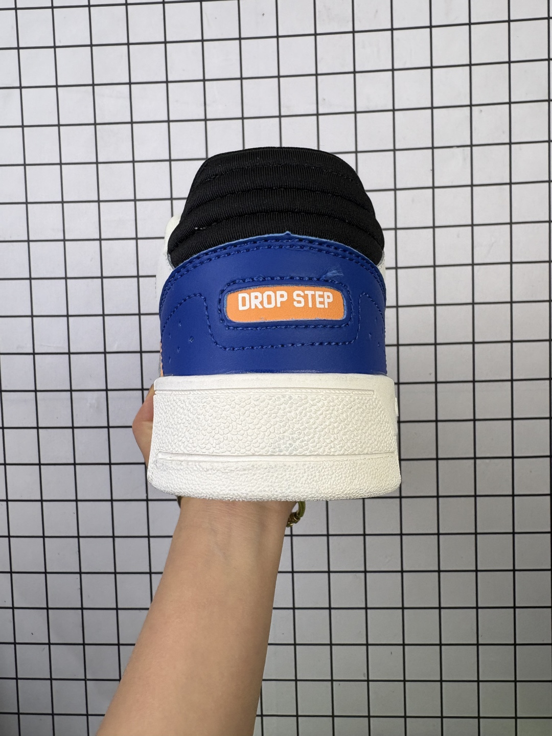 💰140
阿迪达斯 ADIZERO POR M舒适百搭 防滑耐磨 低帮 板鞋 男女同款 三叶草FORUM2000 三叶草新款运动板鞋！ 谁能拒绝这样一双复古感十足的面包鞋呢？这个系列的包裹感很不错，踩着好跟脚 暴走也不累 #三叶草   #复古鞋回潮  #宝藏球鞋推荐  #复古鞋  #三叶草面包鞋
货号:  GW6646
编码：771
Size:36～45