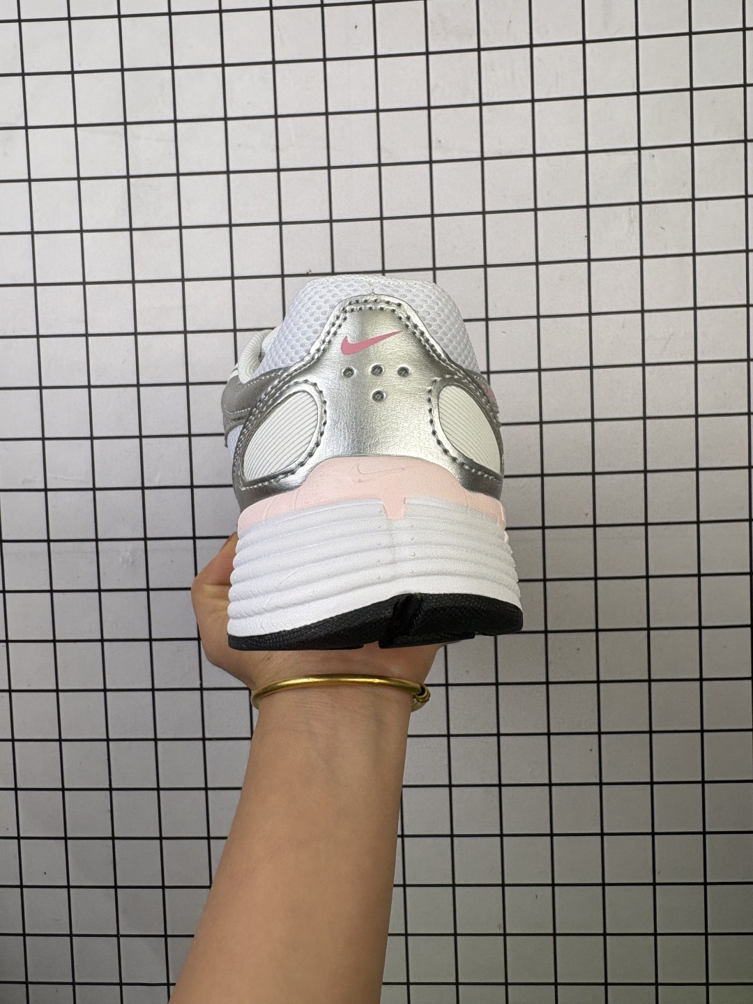 💰130
NK P6000 系列低帮复古老爹风休闲运动舒适慢跑鞋
超火复古老爹跑鞋 充正版本
耐克 P6000老爹鞋Initiator 独家出货
独家私模 原鞋 真标 原盒打造
官方货号：BV1021-108
Size：36-40
编码554