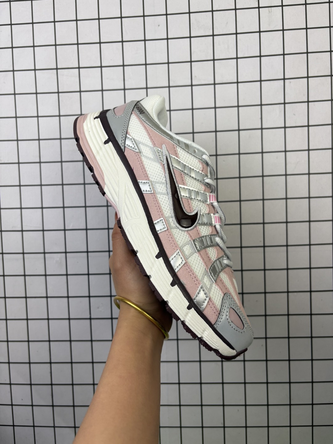 💰130 NK P6000 系列低帮复古老爹风休闲运动舒适慢跑鞋 超火复古老爹跑鞋 充正版本 耐克 P6000老爹鞋Initiator 独家出货 独家私模 原鞋 真标 原盒打造 官方货号：BV1021-108 Size：36-40 编码554