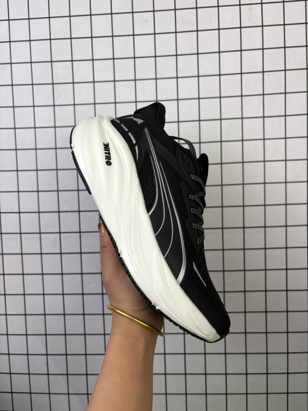 PUMA/彪马 男女鞋真标半码制,原楦原纸版开发版型,采用人体工程学网织结构鞋面材质,中底采用双层式 NITRO 氮气科技中底,外置超轻耐磨底片❗️彪马Puma Deviate NITRO Elite Mag Max 彪破精英顶缓系列低帮氮气超轻量竞速休闲运动慢跑鞋 类型:男女鞋 编码老男H