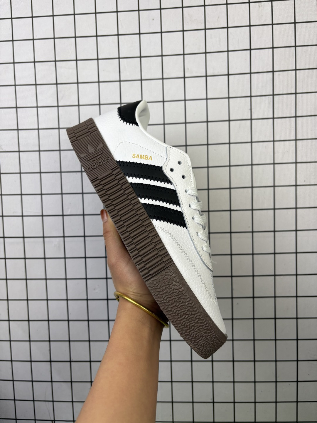 阿迪达斯 Adidas/三叶草 Outdoor 经典三条杠复古休闲运动板鞋 德训鞋 samba 四季时尚简约小白鞋男女鞋情侣鞋厚底增高百搭潮鞋. 类型:男女鞋 货号:AQ1134 含半码 编码: 093